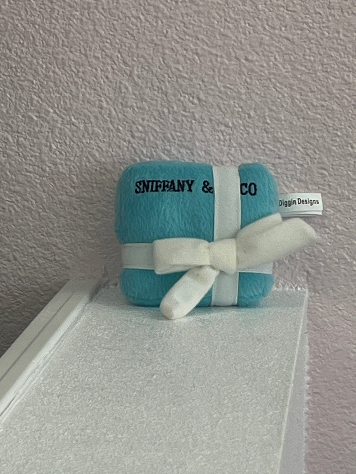 Dog Diggin Designs - Sniffany & Co. Present Toy - Doglicious Bakery Bites