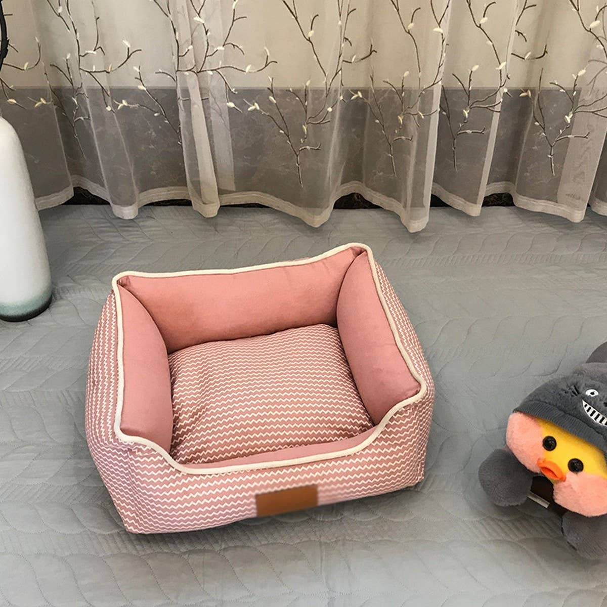 PAWPAWwholesale - Square Breathable Cotton and Linen Pet Bed_CWMM5263 - Doglicious Bakery Bites