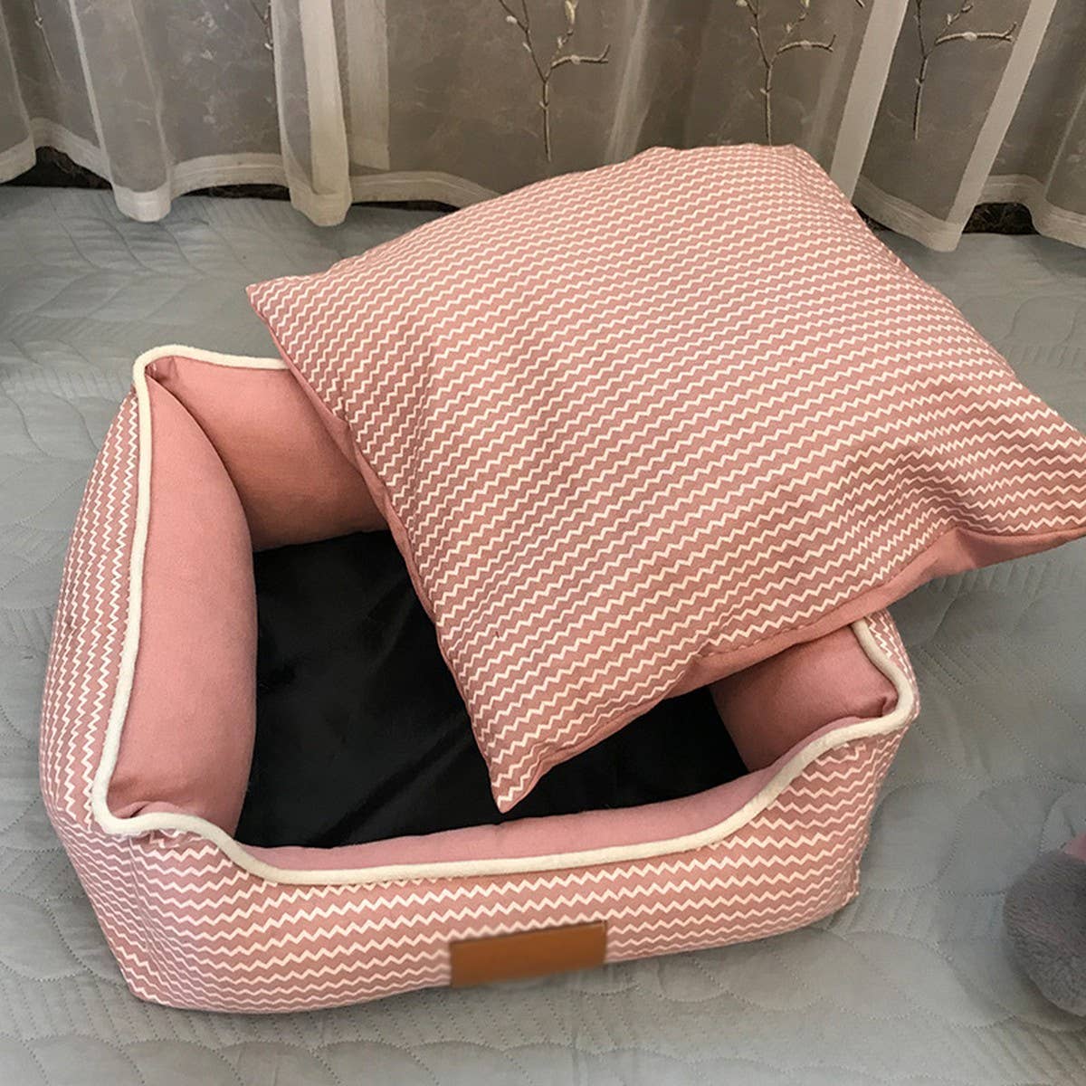 PAWPAWwholesale - Square Breathable Cotton and Linen Pet Bed_CWMM5263 - Doglicious Bakery Bites